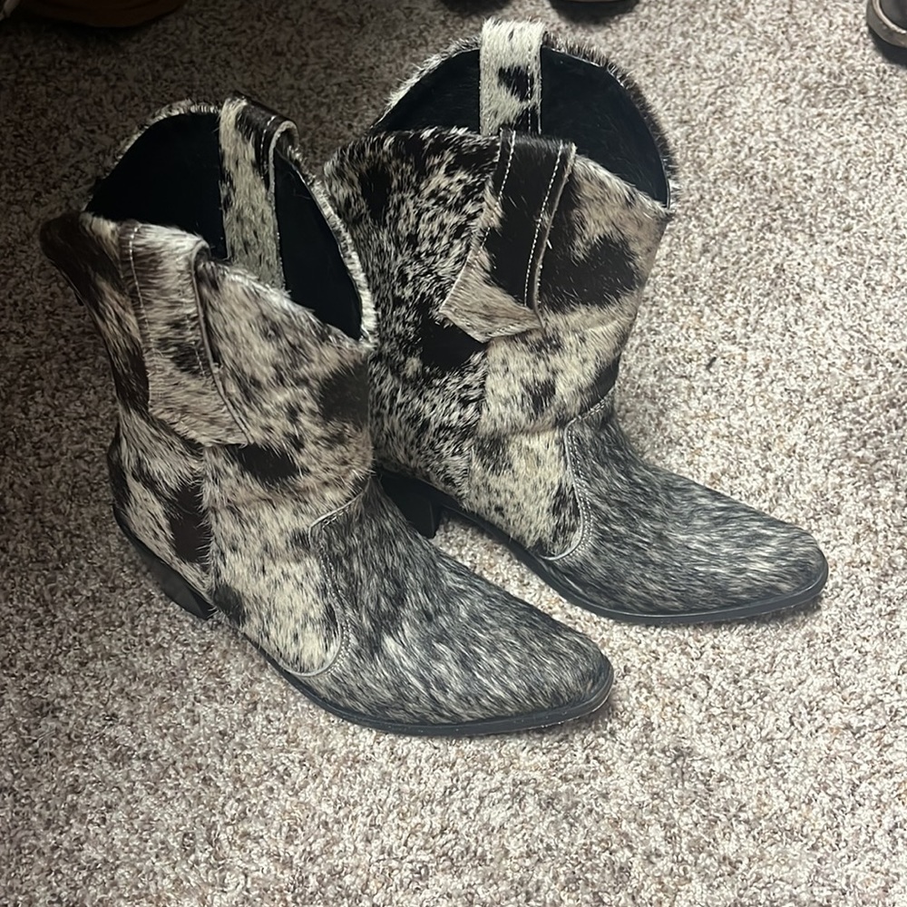 Hair on hide (cowhide) cowboy boots